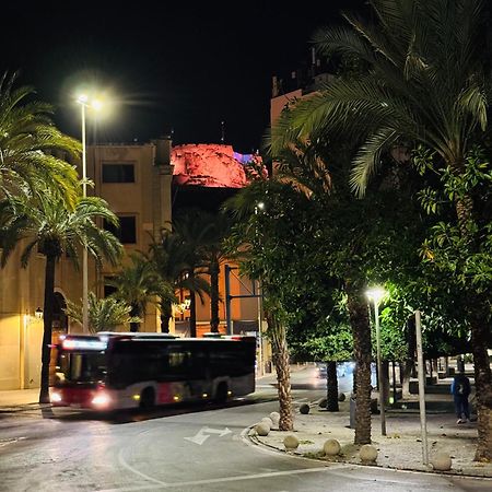 Luxury Apartments Near The Beach And Downtown Centrum 8 Alicante Bagian luar foto