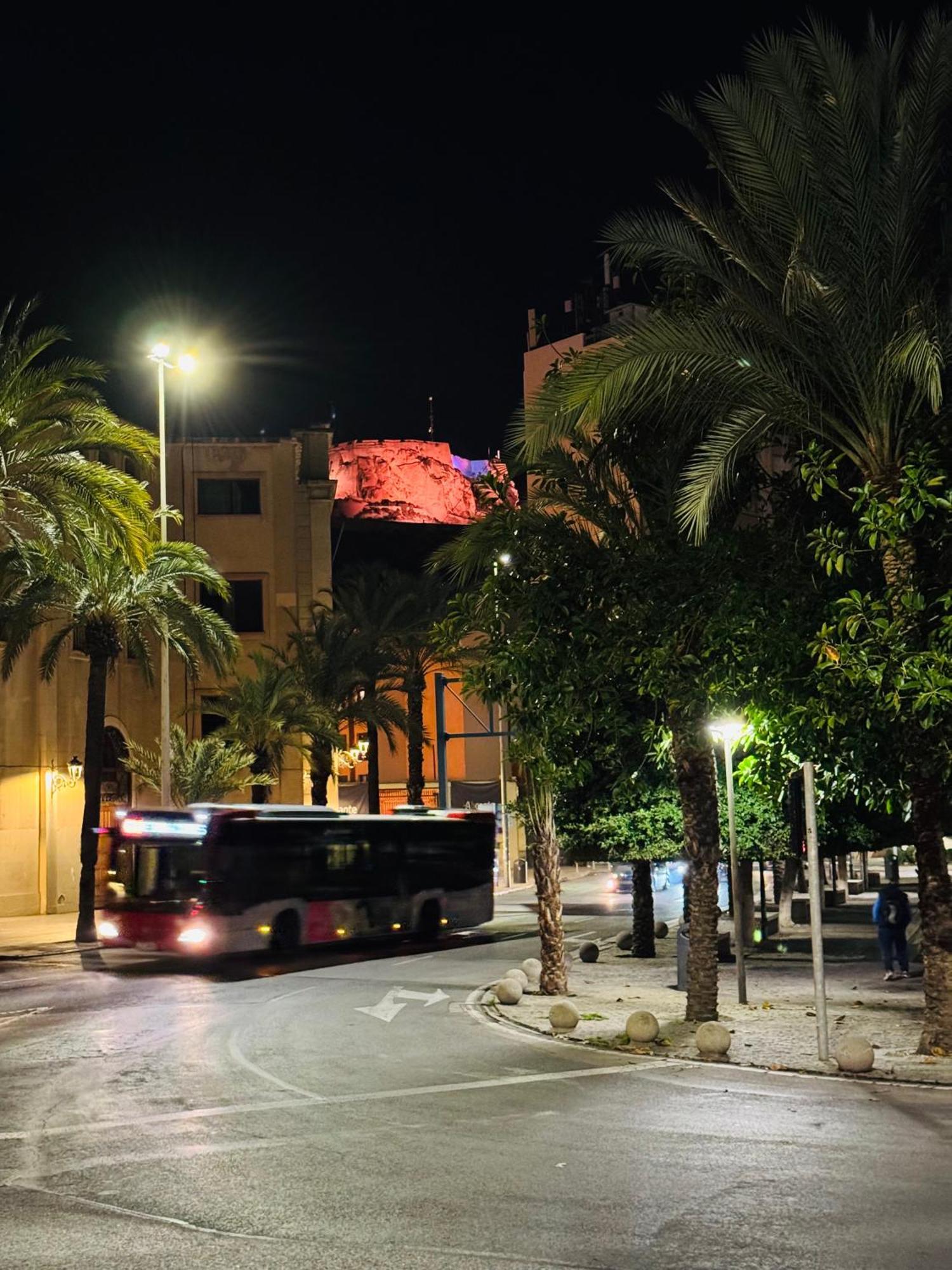 Luxury Apartments Near The Beach And Downtown Centrum 8 Alicante Bagian luar foto