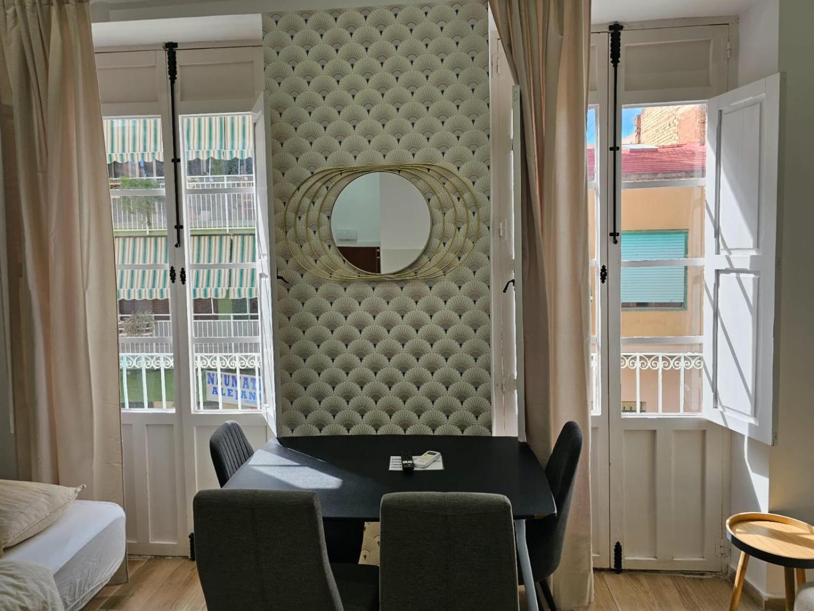 Luxury Apartments Near The Beach And Downtown Centrum 8 Alicante Bagian luar foto