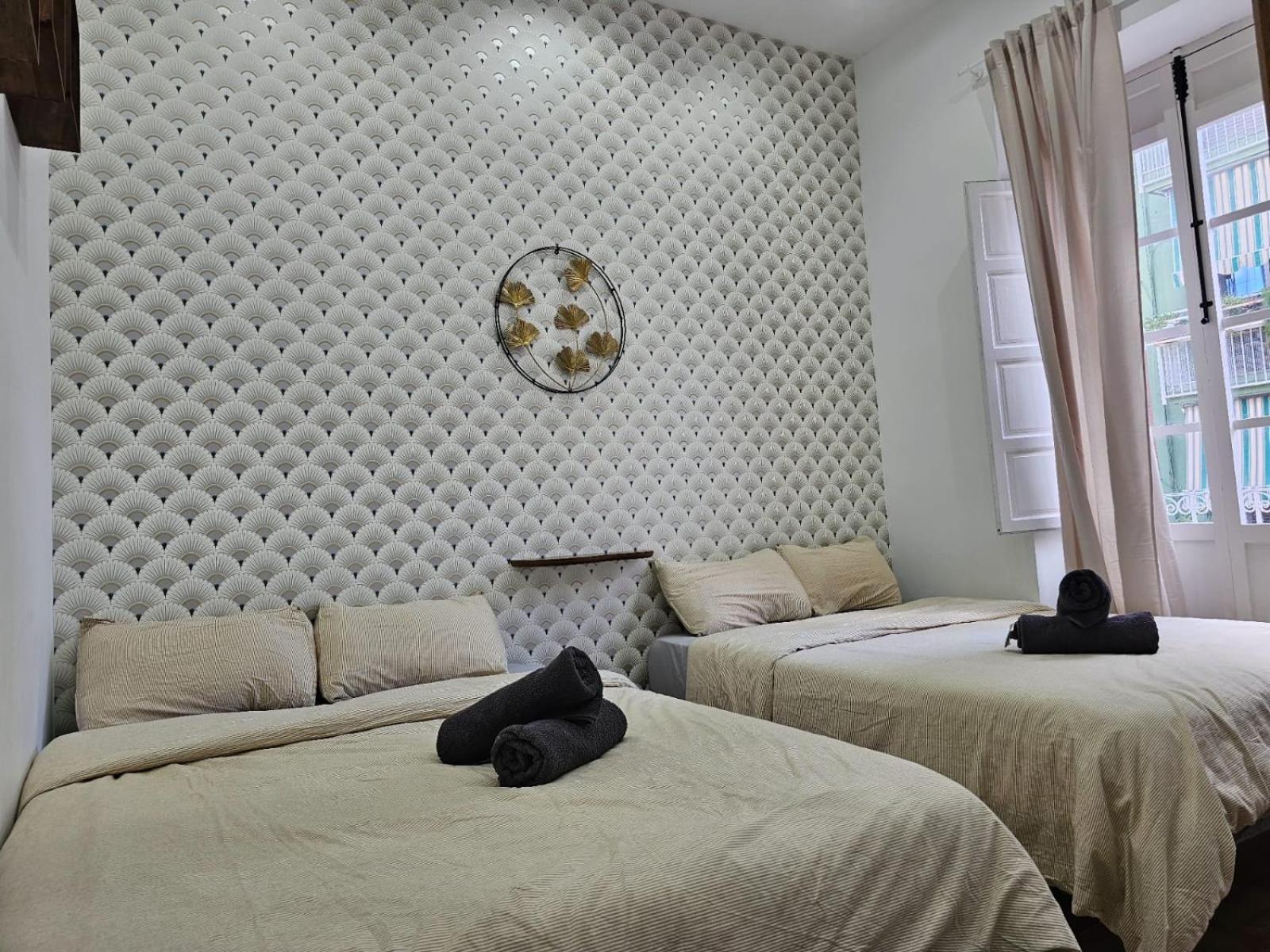 Luxury Apartments Near The Beach And Downtown Centrum 8 Alicante Bagian luar foto