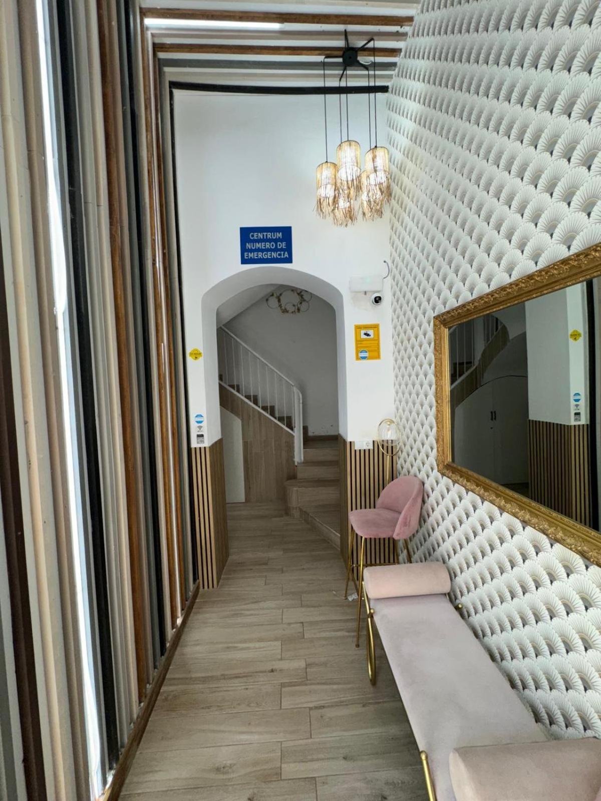 Luxury Apartments Near The Beach And Downtown Centrum 8 Alicante Bagian luar foto