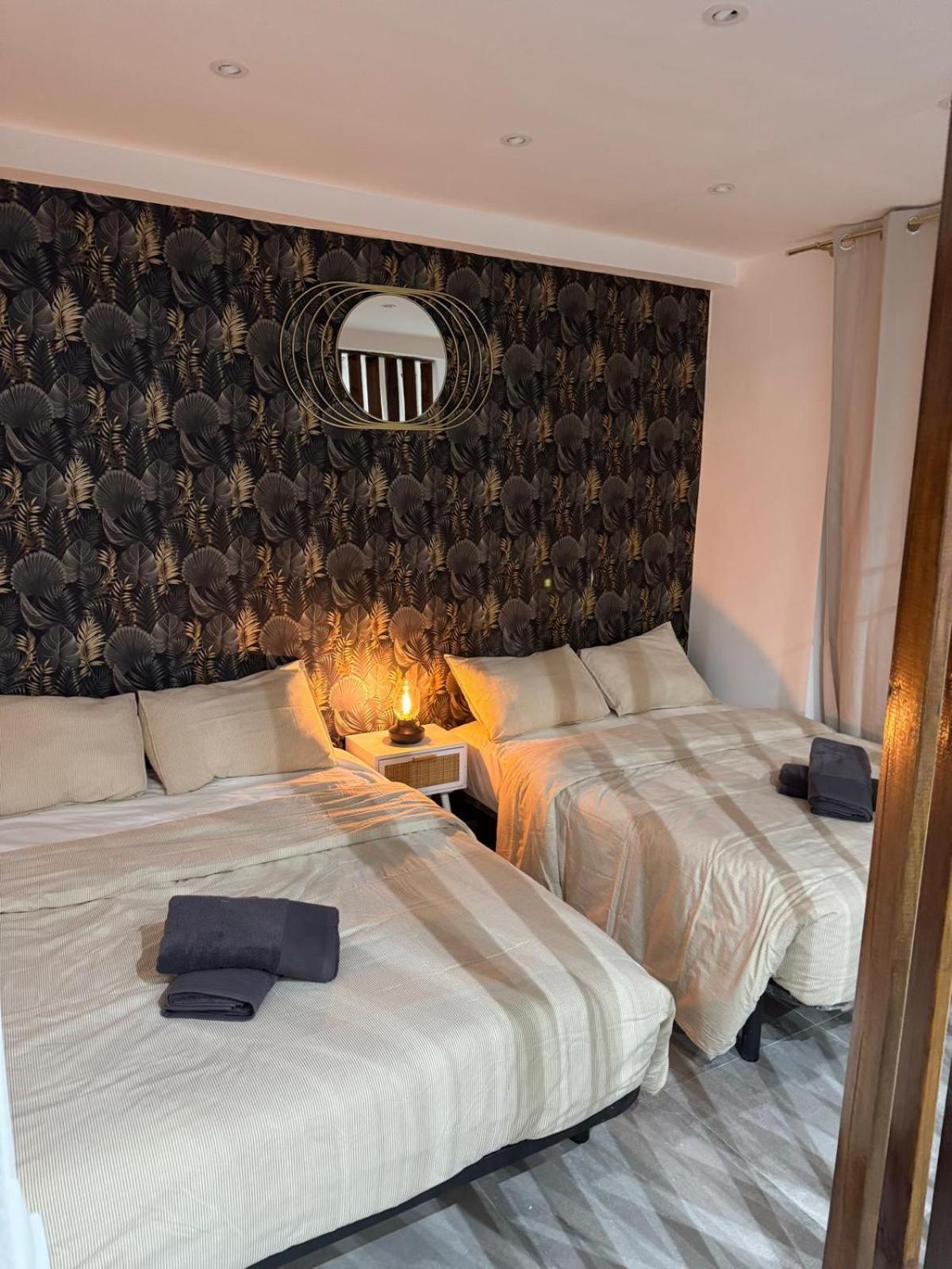 Luxury Apartments Near The Beach And Downtown Centrum 8 Alicante Bagian luar foto